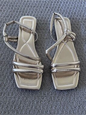 Baldinini Gold Metallic Sandals New without box size 41 made in Italy